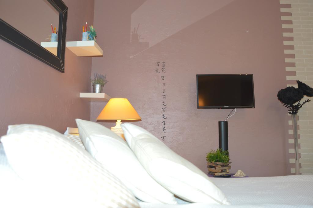 Le Campanin Apartment ม็องตง ภายนอก รูปภาพ
